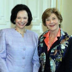 Soproga predsednika Barbara Mikli Trk in soproga amerikega predsednika Laura Bush, 10.06.2008 (FA BOBO)