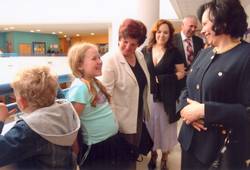 16. 5. 2008, otanj: Soproga predsednika Barbara Mikli Trk se je udeleila otvoritve 41. mednarodne razstave "Likovni svet otrok" na O otanj (FOTO: O otanj)