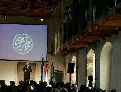 The President of the Republic of Slovenia, Dr Danilo T�rk, attended the MEPI (International Award for Young People) Gold Awards presentation ceremony (photo: Tina Kosec/STA)