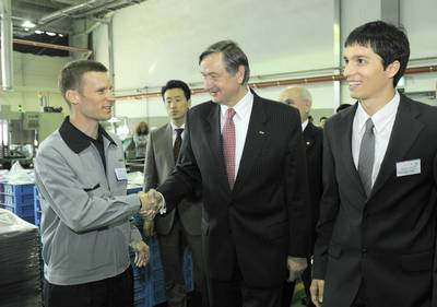 President Trk on a visit to Kolektor Sinyung Industrial (FA BOBO)