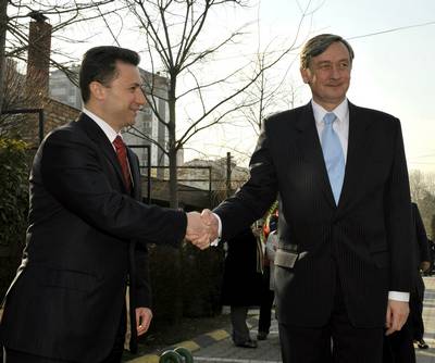 Slovenian President Dr Danilo Trk at a working lunch with Macedonian Prime Minister Nikola Gruevski (FA BOBO)