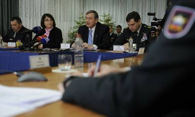 President of Slovenia and Commander-in-Chief of the Defence Forces, Dr Danilo T�rk, addresses members of the Slovenian Armed Forces deployed in international operations and missions or attached to military representations abroad via videoconference (photo: Neboj�a Teji�/STA)