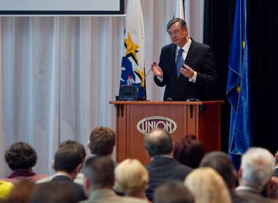 President T�rk gives a lecture at at the 55th Congress of the Federal Union of European Nationalities (FUEN) (photo: Stanko Gruden/STA)