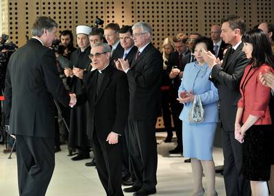 President of the Republic of Slovenia, Dr Danilo T�rk, and his wife, Barbara Mikli� T�rk, together with the Prime Minister of the Republic of Slovenia, Borut Pahor, and Tanja Pe�ar, hosted a New Year's reception for the diplomatic corps (photo: Tamino Petelin�ek/STA)