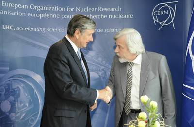 President Trk meets the Director General of the European Organisation for Nuclear Research, Rolf Heuer (FA BOBO) 