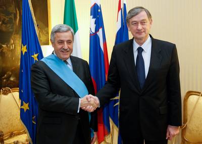 The Slovenian President, Dr Danilo T�rk, meets the President of the Milan region, Guido Podest� (photo: Stanko Gruden/STA)