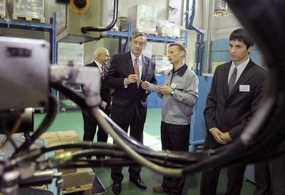 President Trk on a visit to Kolektor Sinyung Industrial (FA BOBO)