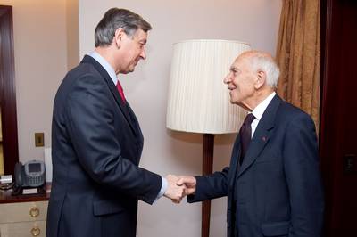 The President of the Republic Dr. Danilo T�rk meets the renowned French writer, diplomat and human rights activist St�phan Fr�d�ric Hessel (photo: Stanko Gruden/STA)