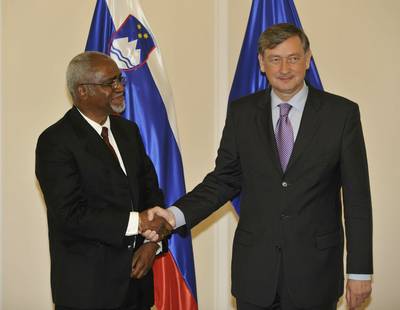 The President of the Republic of Slovenia, Dr Danilo Trk, receives the President of the International Criminal Tribunal for the former Yugoslavia, Judge Patrick Lipton Robinson (FA BOBO)