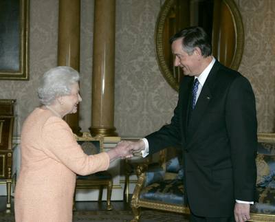 The President of the Republic of Slovenia, Dr Dainlo Trk, met with Britain’s Queen Elizabeth II (photo: Tina Kosec/STA)