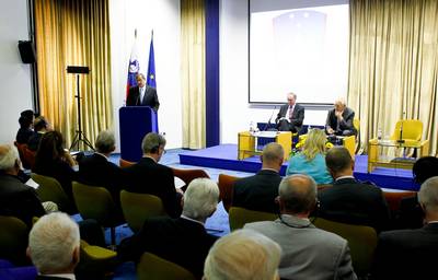 President of the Republic of Slovenia, Dr Danilo Trk, delivers a lecture entitled “Slovenia and the World”, organised by the Club of Former Slovenian Ambassadors, in cooperation with the International Center for Promotion of Enterprises (photo: Stanko Gruden/STA)