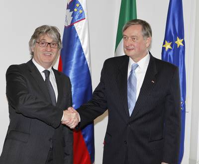 Meeting of the President of the Republic of Slovenia, Dr Danilo T�rk, with the President of Friuli–Venezia Giulia Region, Renzo Tondo (photo: Tina Kosec/STA)