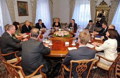 Slovenian President, Dr Danilo Trk, receives Kosovar President, Ms Atifete Jahjaga (photo: Neboja Teji/STA)