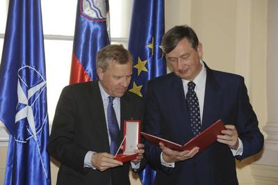 President Trk receives NATO Secretary General Jaap de Hoop Scheffer (FA BOBO)
