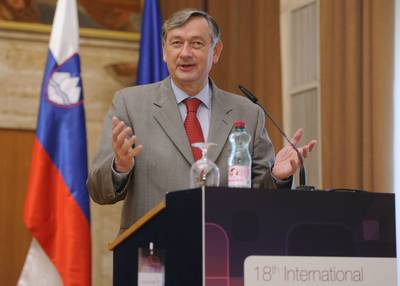 The President of the Republic of Slovenia, Dr Danilo T�rk, attends the 18th International Public Relations Research Symposium – BledCom (photo: Neboj�a Teji�/STA)