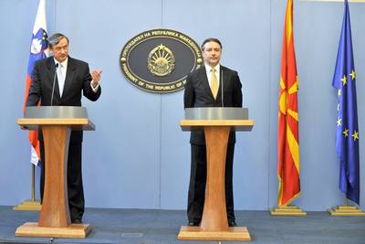 Joint statement for the media by Slovenian President Dr Danilo Trk and Macedonian President Branko Crvenkovski (FA BOBO)