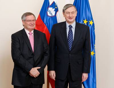 President of Slovenia, Dr Danilo T�rk, receives the President of the International Basketball Federation (FIBA), Yvan Mainini, (photo: Stanko Gruden/STA)