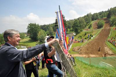 The President of the Republic of Slovenia, Dr Danilo T�rk, opens the competitions for FIM MX3 Motocross World Championship and FIM Women’s Motocross World Championship (photo: Tamino Petelin�ek/STA)