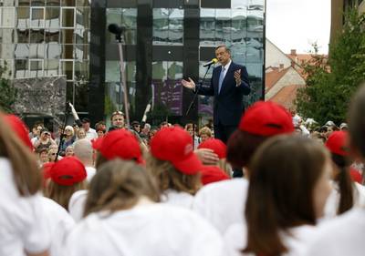 Predsednik republike dr. Danilo Trk se je udeleil prireditve "Zborovski BUM Maribor", uvodne prireditve festivala Art kamp, ki poteka v okviru 20. Festivala Lent (foto: Tina Kosec/STA)