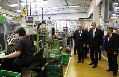 Predsednik republike dr. Danilo Trk je odprl novo proizvodno halo drube Iskra Avtoelektrika Avto deli Bovec (foto: Tina Kosec/STA)