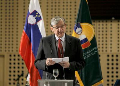 Predsednik republike dr. Danilo Trk se je udeleil slovesnosti ob 20. obletnici slovenske carine (foto: Daniel Novakovi/STA)