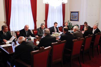 Predsednik republike dr. Danilo Trk je organiziral pogovor s predstavniki veteranskih in domoljubnih organizacij (foto: Stanko Gruden/STA)