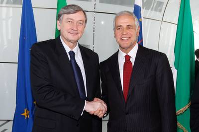 Predsednik Republike Slovenije dr. Danilo Trk se je sreal s predsednikom Deele Lombardije Robertom Formigonijem (foto: Stanko Gruden/STA)