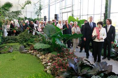 Predsednik republike dr. Danilo Trk in soproga Barbara Mikli Trk sta obiskala podjetje Ocean Orchids, kjer sta si ogledala novi tropski vrt (foto: Daniel Novakovi/STA)