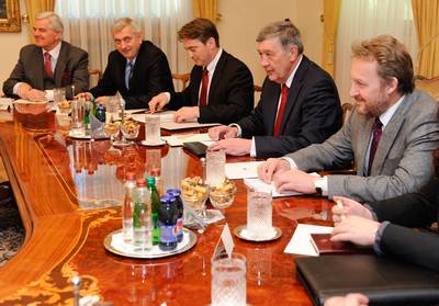 Predsednik Republike Slovenije dr. Danilo Trk je sprejel predsedujoega Predsedstvu Bosne in Hercegovine Nebojo Radmanovia ter lana Predsedstva Bosne in Hercegovine eljka Komia in Bakirja Izetbegovia (foto: Neboja Teji/STA)