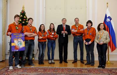 Predsednik republike dr. Danilo Trk je sprejel Lu miru iz Betlehema (foto: Neboja Teji/STA)