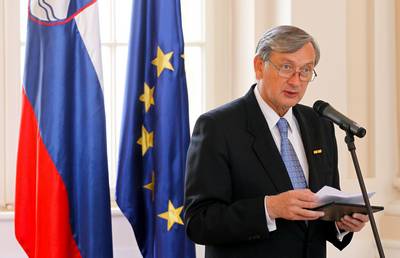 Predsednik republike dr. Danilo Trk je z Redom za zasluge odlikoval Franca ivica (foto: Stanko Gruden/STA)