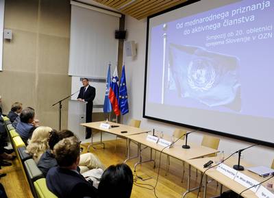 Predsednik republike dr. Danilo Trk se je udeleil simpozija ob 20. obletnici vstopa Republike Slovenije v Organizacijo zdruenih narodov (foto: Neboja Teji/STA)