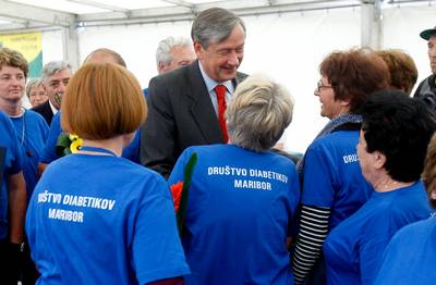Predsednik republike dr. Danilo Trk se je udeleil 17. portno-rekreativnega sreanja diabetikov Slovenije (foto: Stanko Gruden/STA)