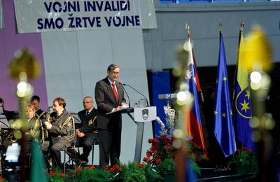 Predsednik republike dr. Danilo Trk se je udeleil 13. sreanja vojnih invalidov Slovenije (foto: Stanko Gruden/STA)