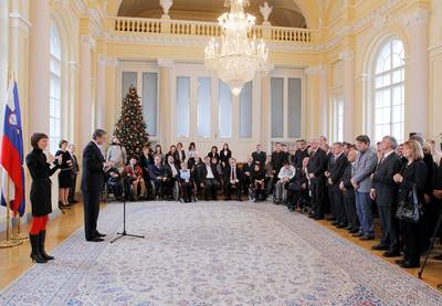 Predsednik Republike Slovenije dr. Danilo Trk, predsednik Dravnega zbora Republike Slovenije dr. Pavel Gantar in predsednik Vlade Republike Slovenije Borut Pahor so ob svetovnem dnevu invalidov priredili sprejem za predstavnike invalidskih organizacij (foto: Daniel Novakovi/STA)