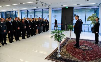 Predsednik republike dr. Danilo Trk je priredil sprejem za pripadnike obrambno-varnostnih sil, sil zaite in reevanja ter predstavnike veteranskih in domoljubnih organizacij (foto: Neboja Teji/STA)