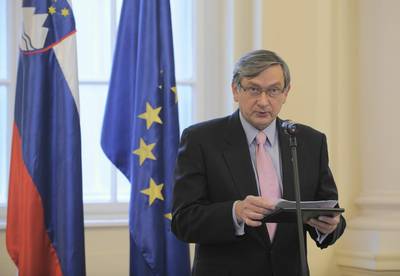 Predsednik republike dr. Danilo Trk je sprejel predstavnike Fundacije Z glavo na zabavo ob 10. obletnici njenega delovanja (FA BOBO)