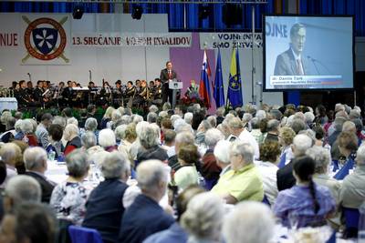 Predsednik republike dr. Danilo Trk se je udeleil 13. sreanja vojnih invalidov Slovenije (foto: Stanko Gruden/STA)