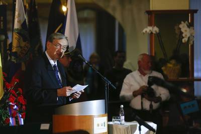 Predsednik republike dr. Danilo Trk se je udeleil osrednje slovesnosti ob 21. obletnici odhoda zadnjega vojaka Jugoslovanske armade z obmoja Republike Slovenije (foto: Stanko Gruden/STA)