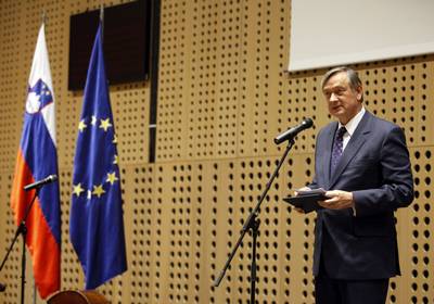 Predsednik republike dr. Danilo Trk in soproga Barbara Mikli Trk sta priredila sprejem za prostovoljce ob zakljuni prireditvi projekta Prostovoljec leta 2011 (foto: Tina Kosec/STA)