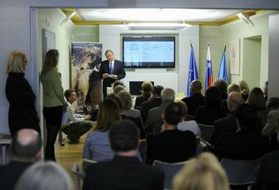 Predsednik republike dr. Danilo Trk se je udeleil posveta ob 40. obletnici Unescove Konvencije o varstvu svetovne kulturne in naravne dediine na temo "Pomen konvencije danes" (foto: Neboja Teji/STA)