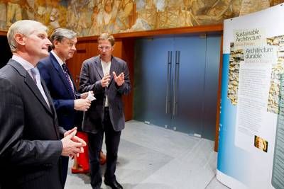 Predsednik republike dr. Danilo Trk je ob svetovnem dnevu habitata odprl razstavo Trajnostna arhitektura po vsej Evropi (foto: Stanko Gruden/STA)