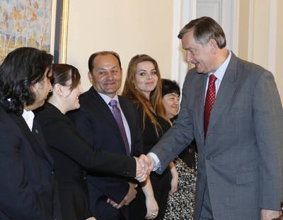 Predsednik republike dr. Danilo Trk je ob svetovnem dnevu Romov organiziral pogovor o romski problematiki (foto: Tina Kosec/STA)