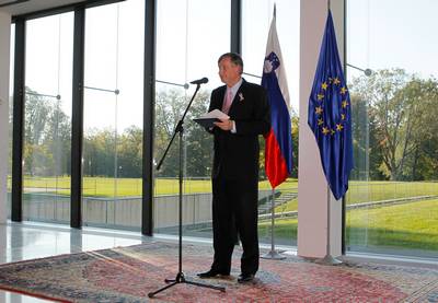 Predsednik republike dr. Danilo Trk in soproga Barbara Mikli Trk sta ob tednu otroka priredila sprejem za prostovoljce in sodelavce Zveze prijateljev mladine Slovenije (foto: Daniel Novakovi/STA)