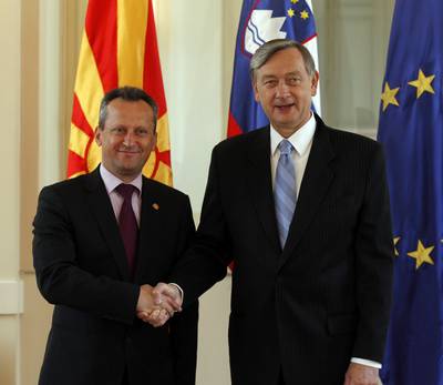 Predsednik Republike Slovenije dr. Danilo Trk je sprejel predsednika Sobranja Republike Makedonije Trajka Veljanoskega (foto: Tina Kosec/STA)
