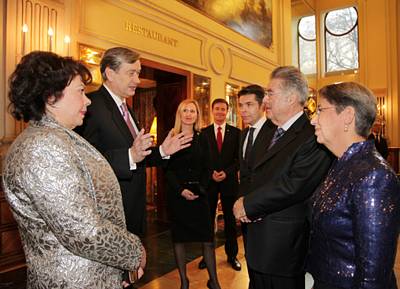 Predsednik Republike Slovenije dr. Danilo Trk in soproga Barbara Mikli Trk sta se na povabilo zveznega predsednika Republike Avstrije dr. Heinza Fischerja in soproge Margit Fischer udeleila novoletnega koncerta Dunajskih filharmonikov (foto: Helga Nessler/pictures born)