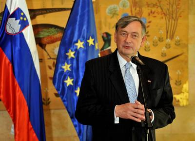 Predsednik republike dr. Danilo Trk je priredil sprejem za zlate maturante, ki so na maturi dosegli vse mone toke (foto: Tamino Petelinek/STA)