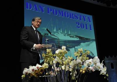 Predsednik republike dr. Danilo T�rk se je udele�il slovesnosti ob dnevu pomorstva (foto: Neboj�a Teji�/STA)