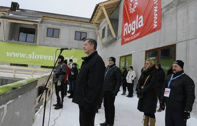 Predsednik republike dr. Danilo Trk je odprl FIS tekmovanje za svetovni pokal v teku na smueh "Rogla Open 11" (foto: Neboja Teji/STA)