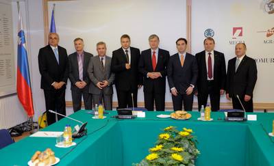 Predsednik republike dr. Danilo Trk in minister za kmetijstvo, gozdarstvo in prehrano mag. Dejan idan sta se sreala s kmetijskimi ministri Bosne in Hercegovine, rne gore, Kosova, Makedonije, Moldavije in Poljske (foto: Neboja Teji/STA)